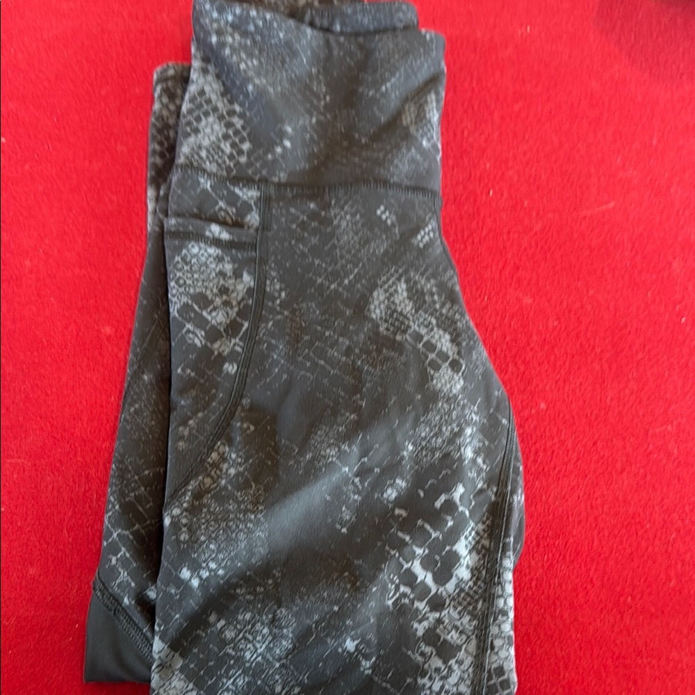 Old Navy Black Snake Print Leggings
